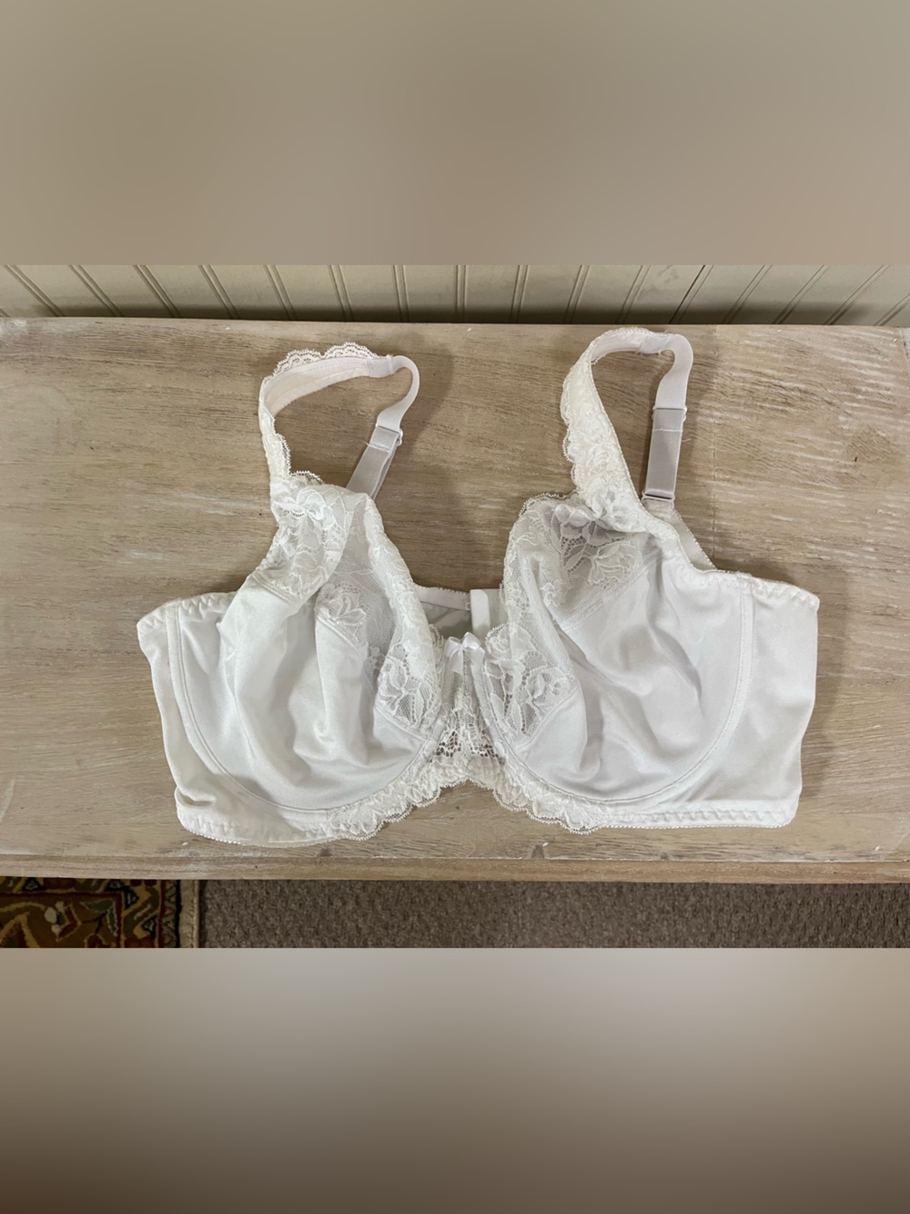 Lace Underwire Bra in White — Supportive Everyday Comfort